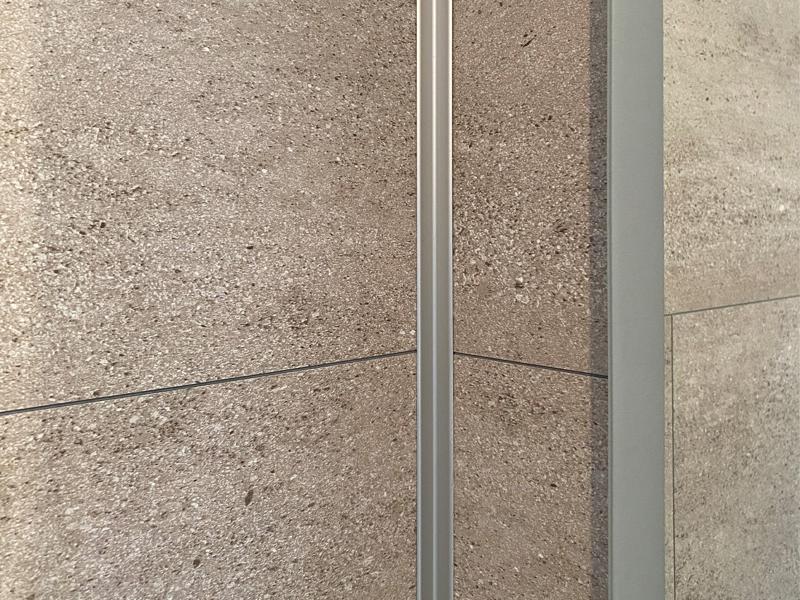 Aluminium internal angle - Room scene